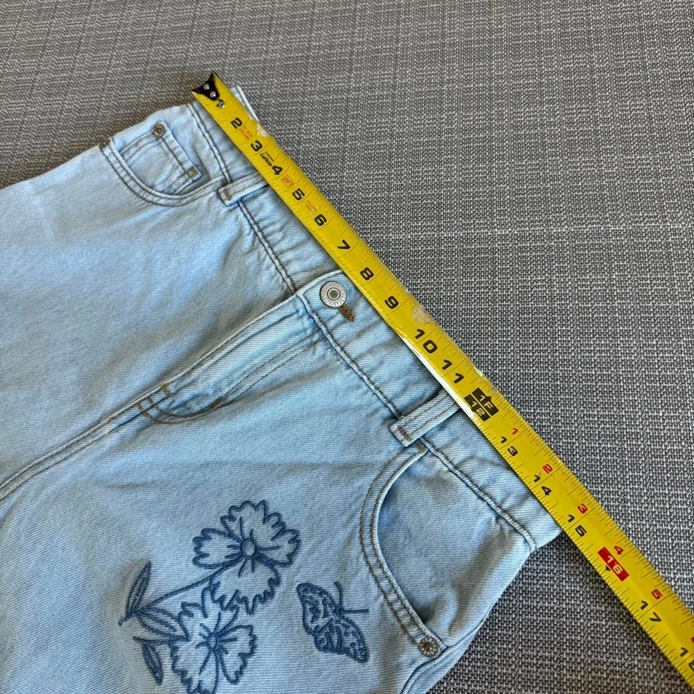 Thereabouts light blue jeans with floral embroidery